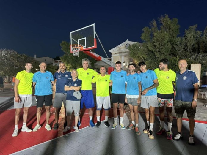 Τα αδέλφια Καλαϊτζάκη και ο Σωτήρης Σταυρακόπουλος στο 2ο andros island 3×3 basketball festival 6a508d51af3c1.jpeg